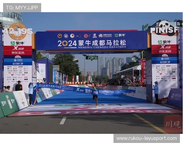 _城市马拉松:超过两万人参赛,刷新纪录_,城市马拉松第一名多少钱